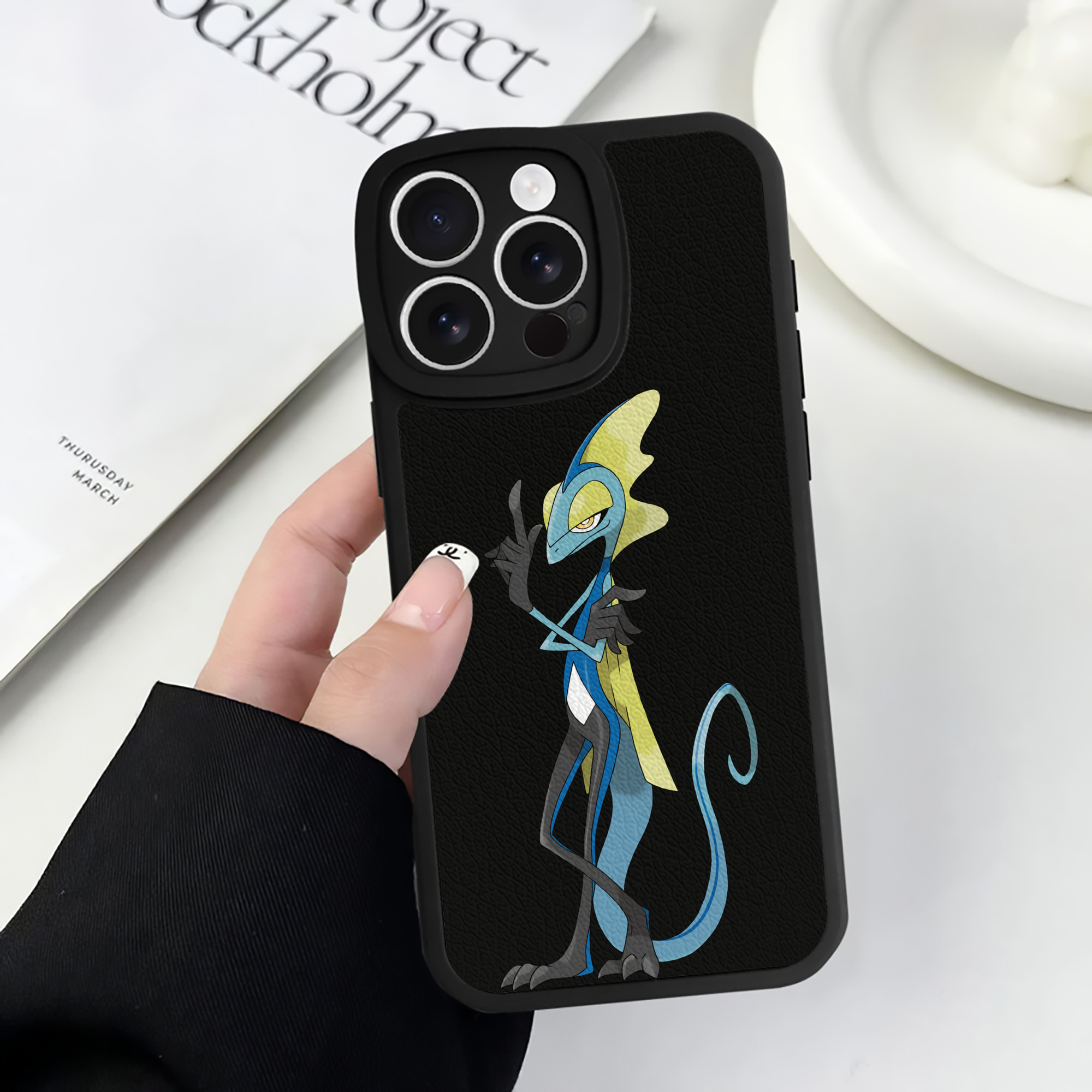 （画像用） ポケットモンスター Pokémon 【iPhone 16シリーズ対応】シリコンスマホケース（レザー調） 材質：シリコン
